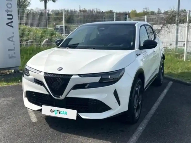 Alfa Romeo Junior 1.2 ibrida 145ch sport speciale e-dct6