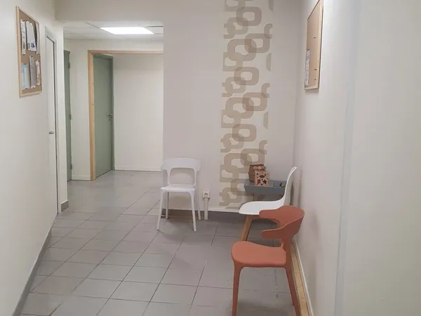 Location bureau - Pôle soins Bressols - 22m2