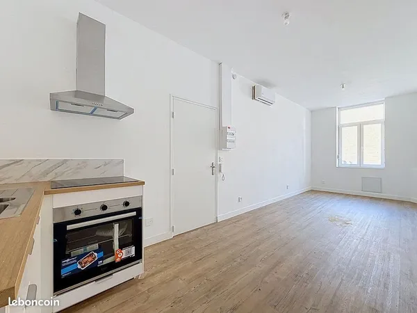 Appartement T2 de 42 m² entièrement rénové avec extérieur privatif de 25 m²