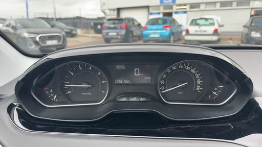 Peugeot 208 1.2 PureTech 68 - Like – 2015 – 73192 km – Essence – Boîte Manuelle — photo 15