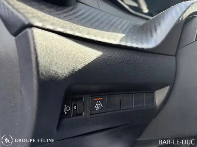 Peugeot 208 1.2 puretech 75ch s&amp;s like 2023 — photo 12