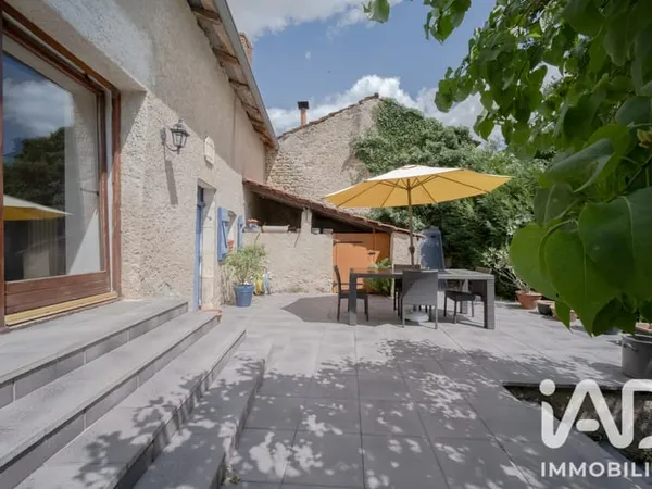 Maison 7 pièces 230 m²