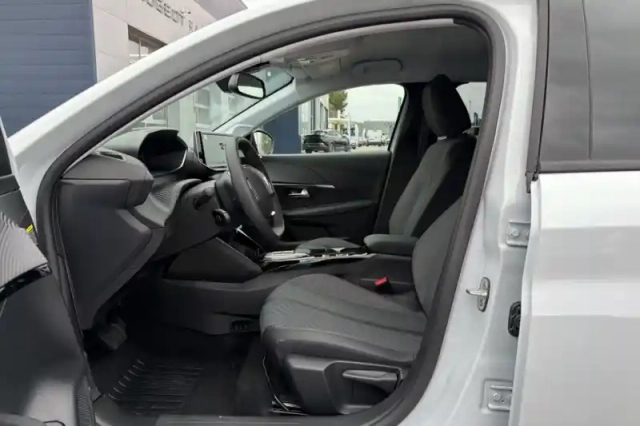 Peugeot 208 hybrid 110 ch e-dcs6 — photo 46