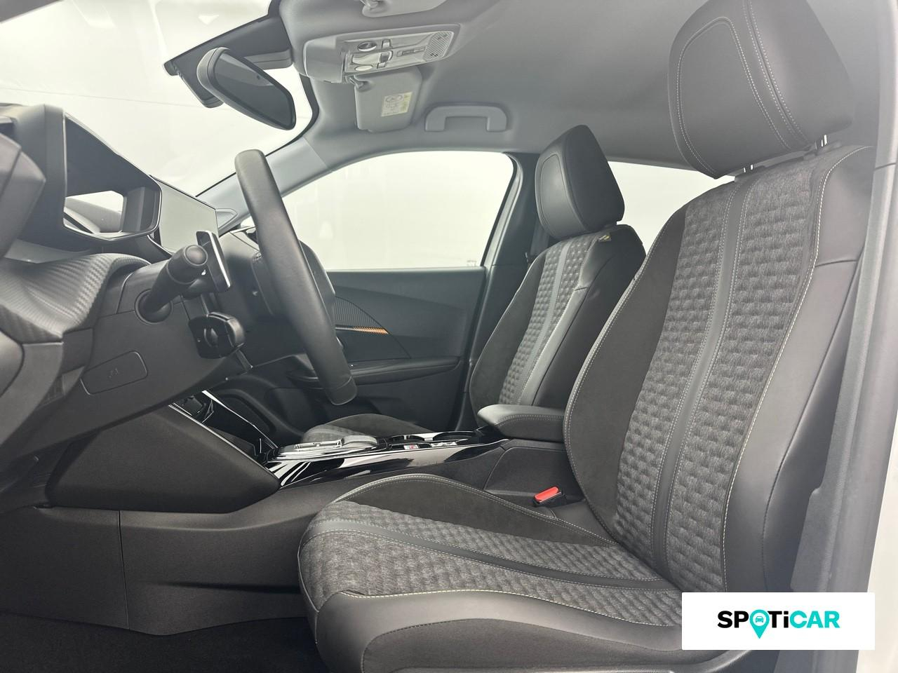 Peugeot 2008 1.2 puretech 130ch s&s roadtrip eat8 — photo 9