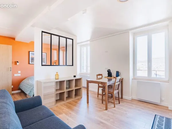 Studio meublé 26 m² avec coin nuit séparé - centre-ville - 580 CC