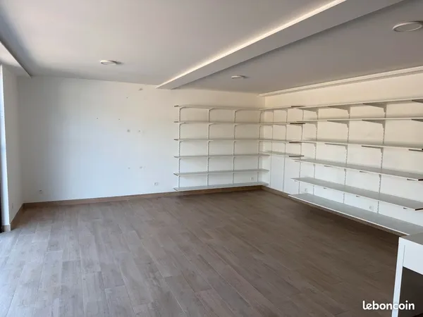 Local commercial 80 m² - sanary-sur-mer - parking privé