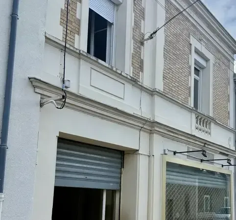 Local Commercial + Appartement T5 sur un terrain de 1615 m2
