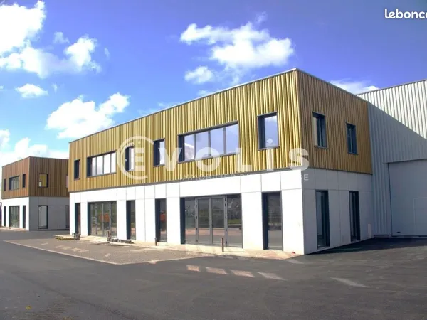Local d'activité 555 m²