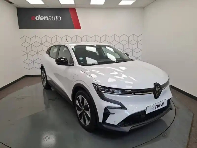 Renault Megane e-tech ev60 130ch super charge — photo 8
