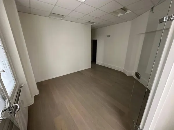 Bureau 47 m²