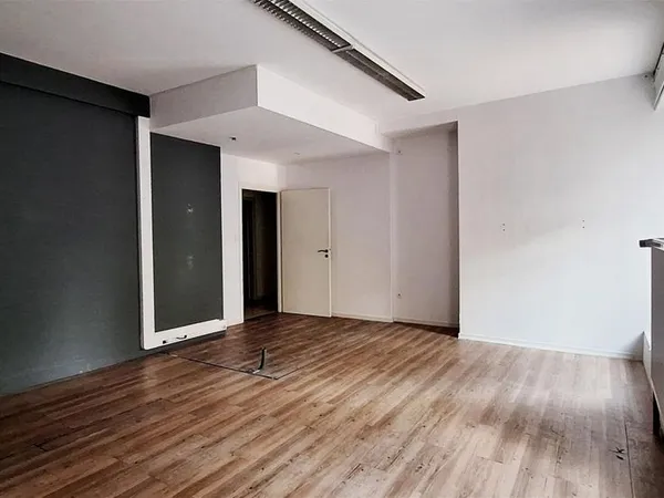 Bureau 92 m²