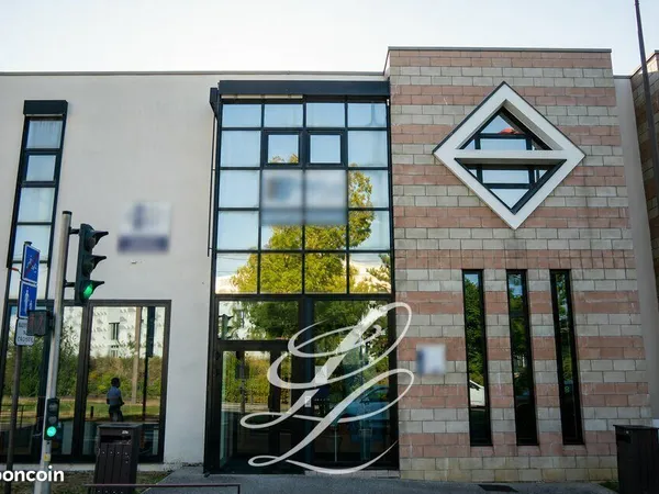 Bureaux 131 m² LE MANS