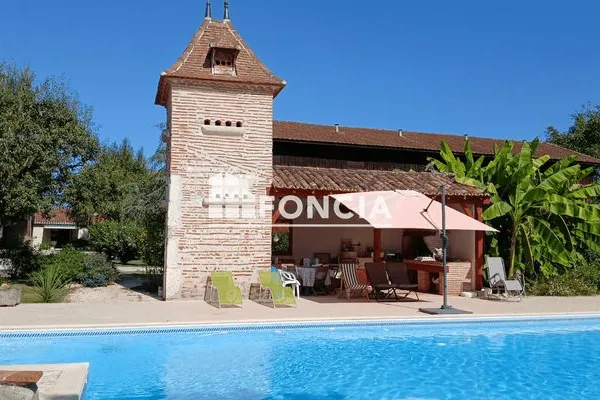 Maison 10 pièces 290 m²