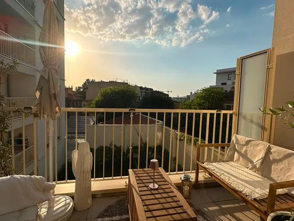 Appartement 2 pièces balcon - Centre ville
