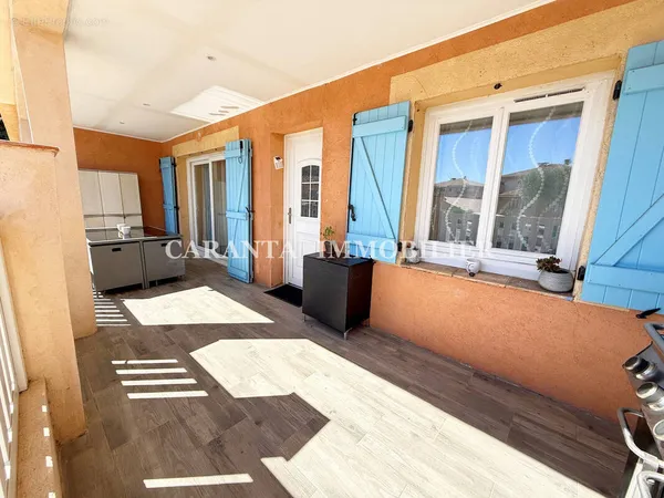 Vente appartement 3 pièces Sainte-Maxime proche centre ville rez de chaussée avec terrasse