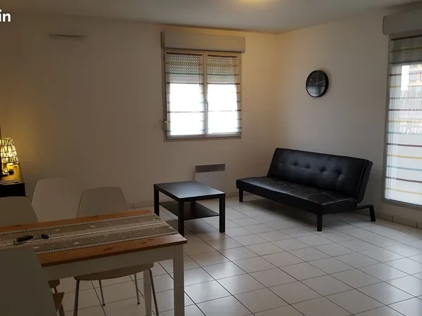 Lyon 8 - Secteur Santy - Appartement 43m2 Meublé sécurisé + garage BOX fermé