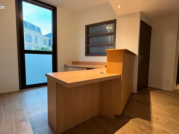 Local 140 m² VICHY