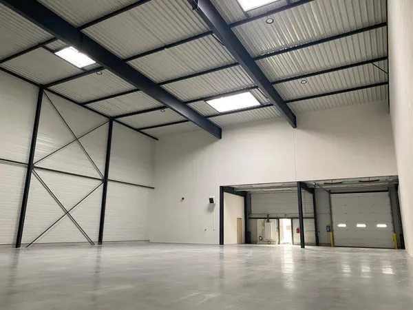 Local d'activité 2353 m²