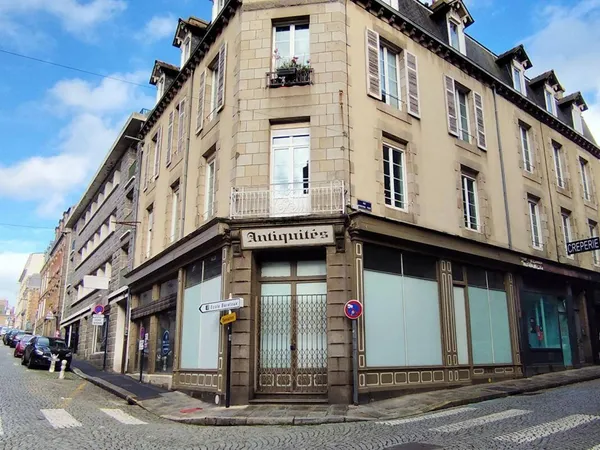 Local commercial 1 pièce 53 m²
