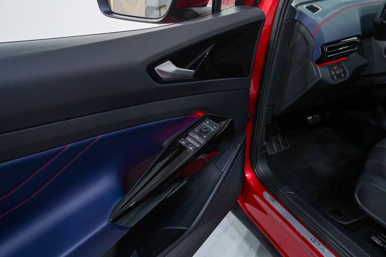 Volkswagen ID.4 — photo 16