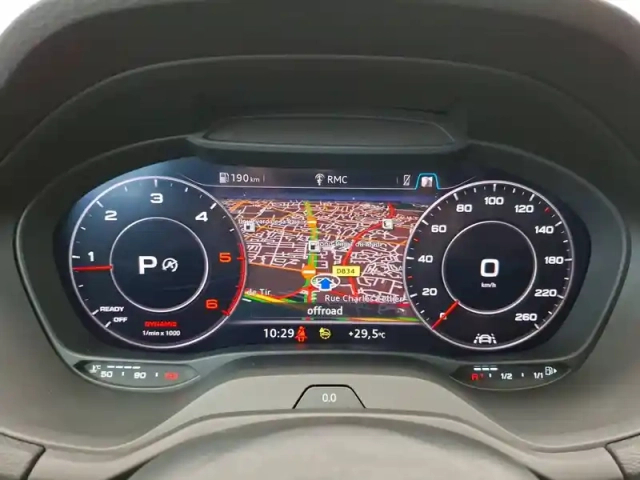 Audi Q2 35 tdi 150 s tronic 7 — photo 40