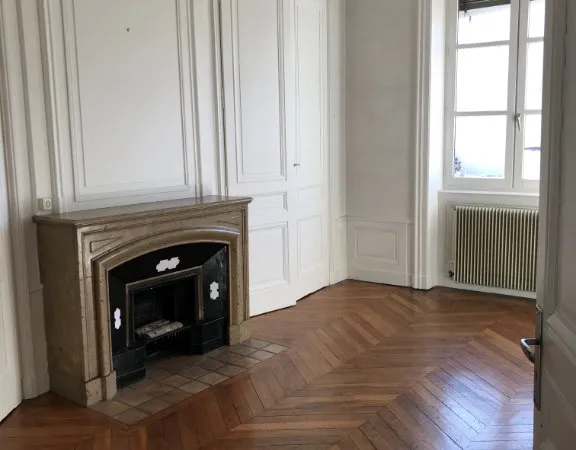 F3 - 72 RUE DE LA CHARITE 69002 LYON