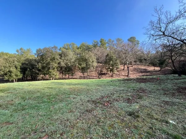 Terrain 1244 m²