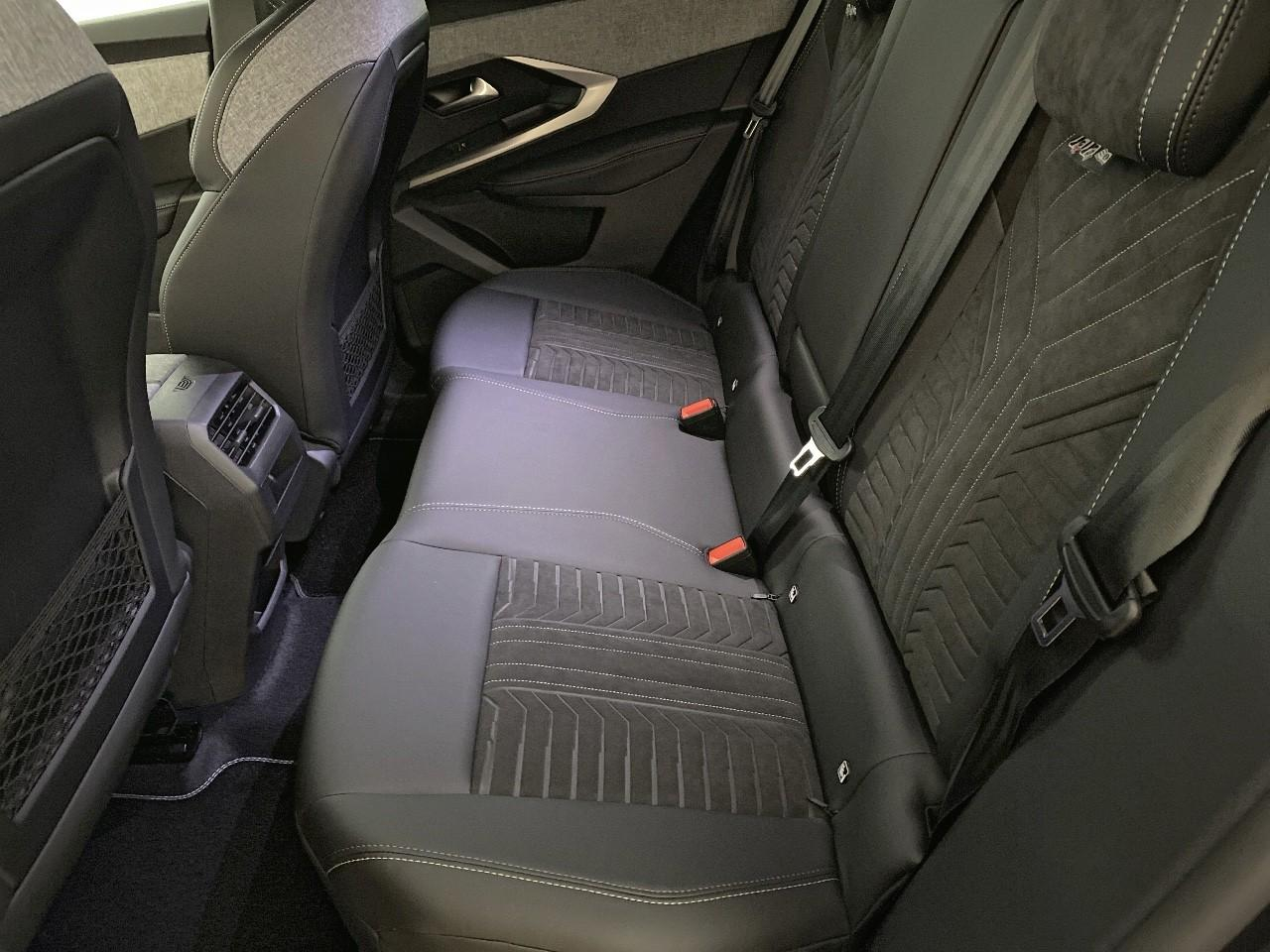 Peugeot 3008 hybrid 145 e-dcs6 gt — photo 10