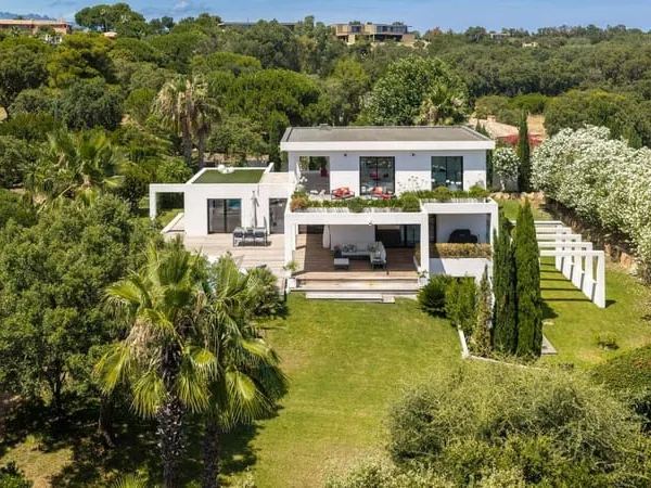 Maison 8 pièces 258 m²