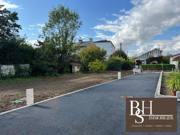 Terrain 690 m²