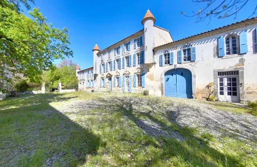 Propriété 18 pièces 702 m²