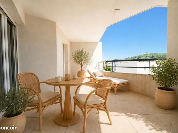 Appartement T3 Récent (2016) - Entièrement remis à neuf en 2026 - 75 m² - Terrasse - Parking - Ascen
