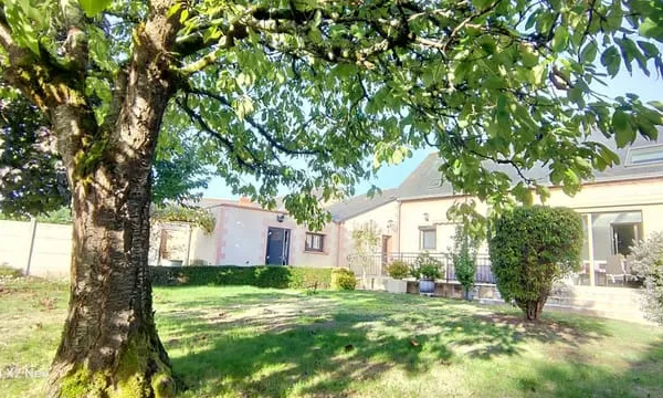 À VENDRE :UNE MAISON FAMILIALE , 5 chambres, A l'abri des re