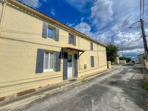 A vendre Ensemble immobilier à Saint-Palais-sur-Mer, à 800 m de la plage de Nauzan