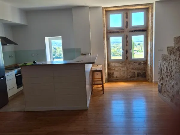 Location T3 dans Bastide à la campagne