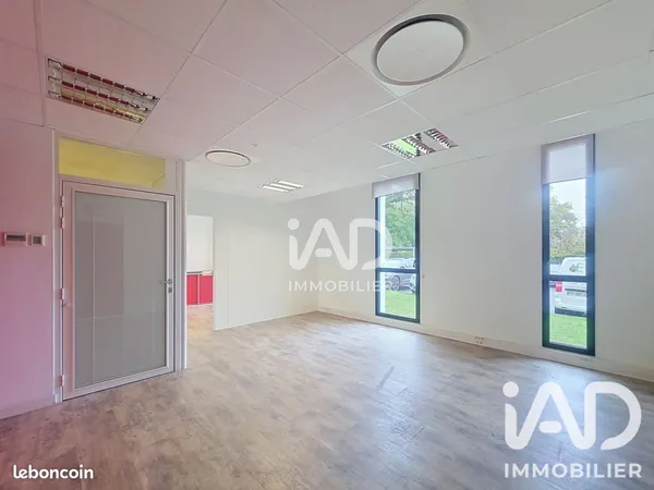 Local 131 m² Orvault
