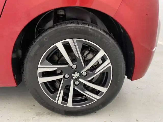 Peugeot 208 puretech 100 s&amp;s eat8 — photo 16