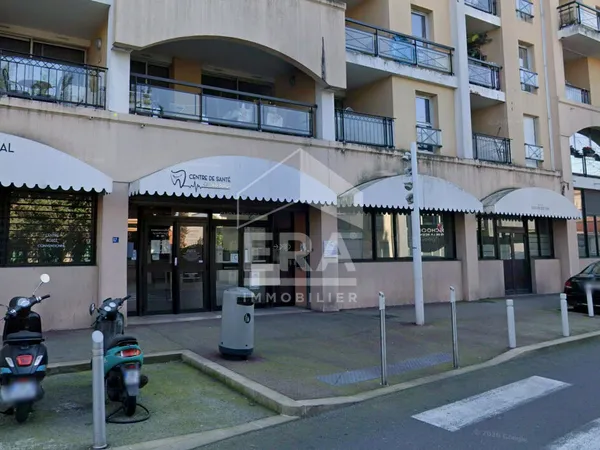 Local commercial 134 m²