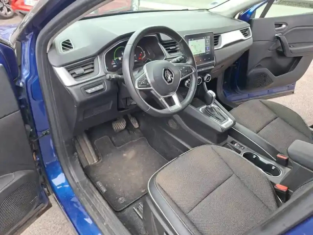 Renault Captur e-tech 145 - 21 — photo 11