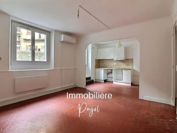 Cinq Avenues 13004 - T1 Climatisé avec terrasse