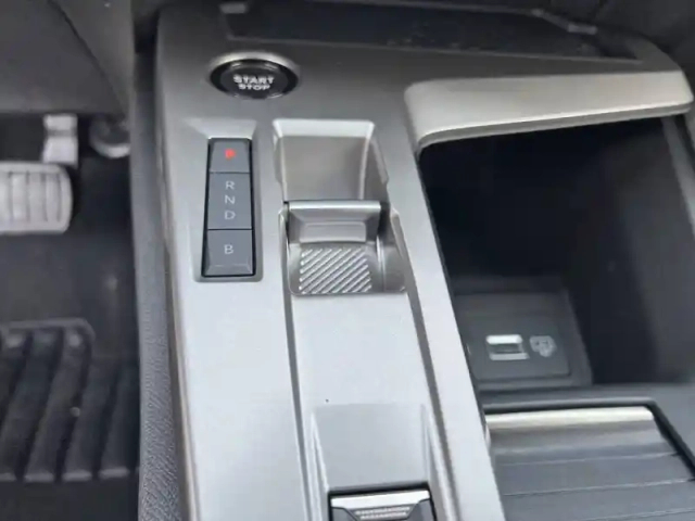 Peugeot 308 plug-in hybrid 195 ch e-dcs7 — photo 14