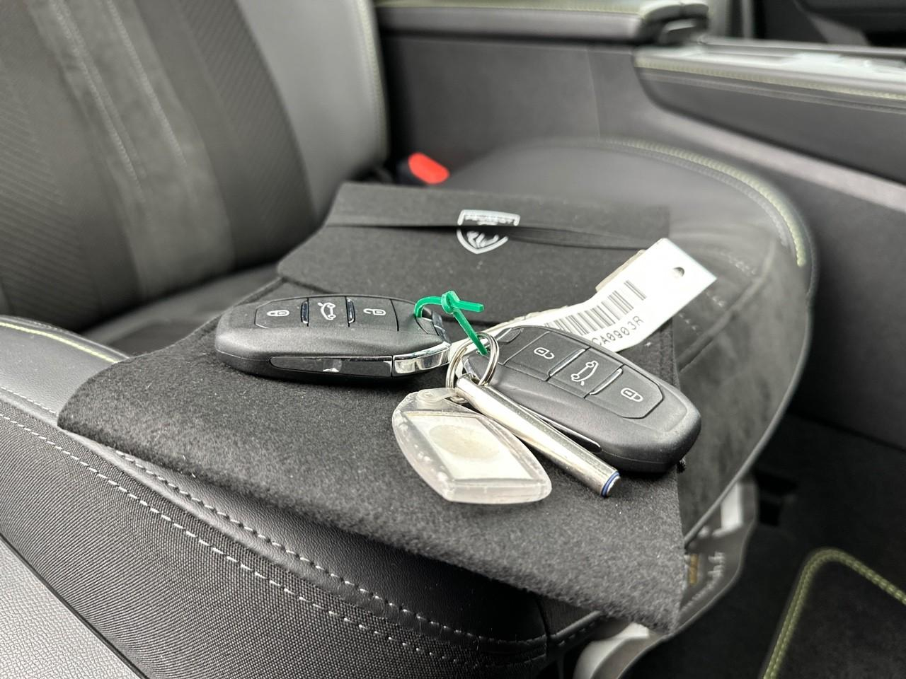 Peugeot 408 phev 225 e-eat8 gt — photo 37