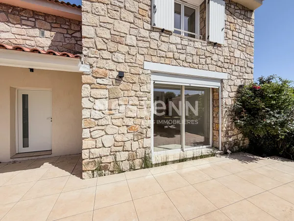 Gardanne centre- Maison 4 pièces d'une surface de 110 m2 entièrement rénovée avec jardin