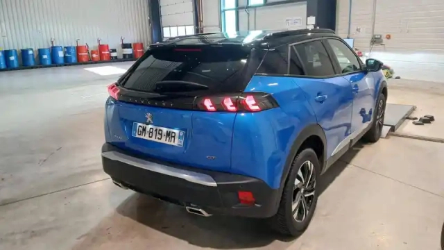 Peugeot 2008 puretech 130 s&amp;s eat8