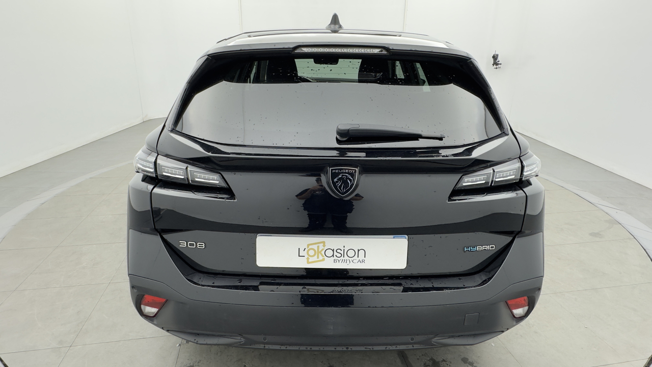 Peugeot 308 SW PHEV 180 e-EAT8 — photo 4
