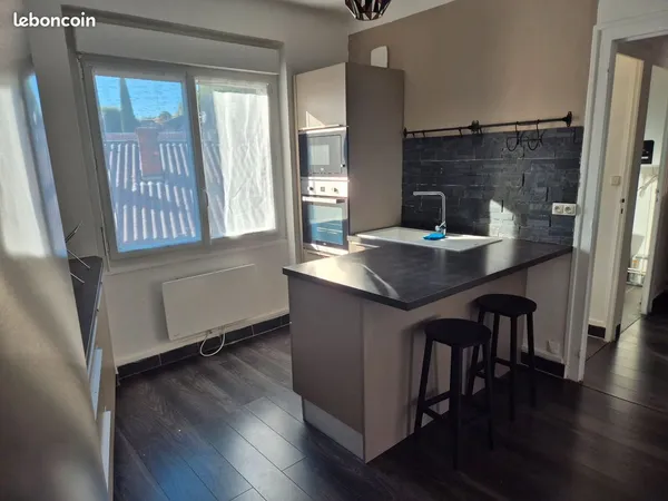 T3 meublé 65 m² - Balcon - Très lumineux - Parquet ancien - Centre‑ville Meximieux (01800) - DPE D