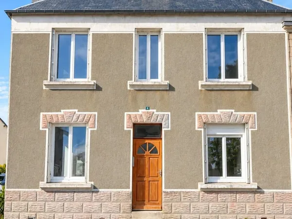 PLÉVIN - Maison 3 chambres en hypercentre - Un bien aux multiples possibilités