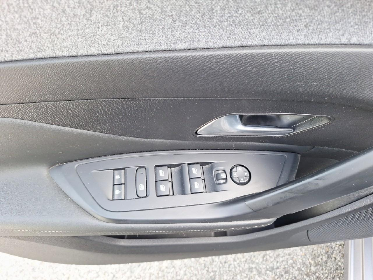Peugeot 308 sw plug-in hybrid 180ch allure e-eat8 — photo 12