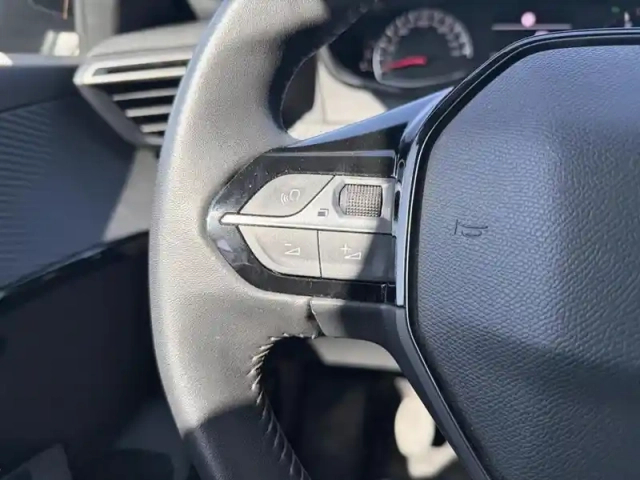 Peugeot 208 puretech 100 s&amp;s bvm6 style — photo 19
