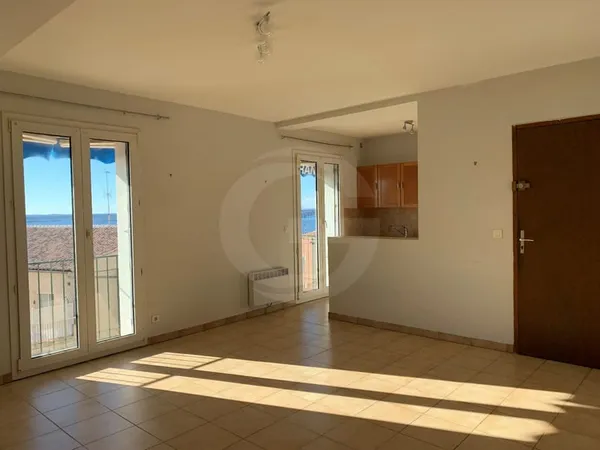 Appartement T3 traversant avec vue étang
